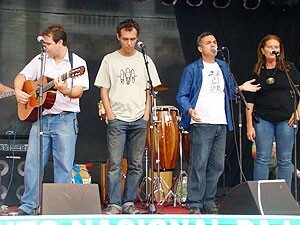 4-movimento_antimanicomial_tem_dia_de_festa_e_luta_na_cinelandia03-300x225.jpg